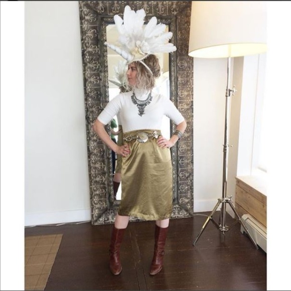 Meet your Posher <<Hilary>> - Picture 3 of 8